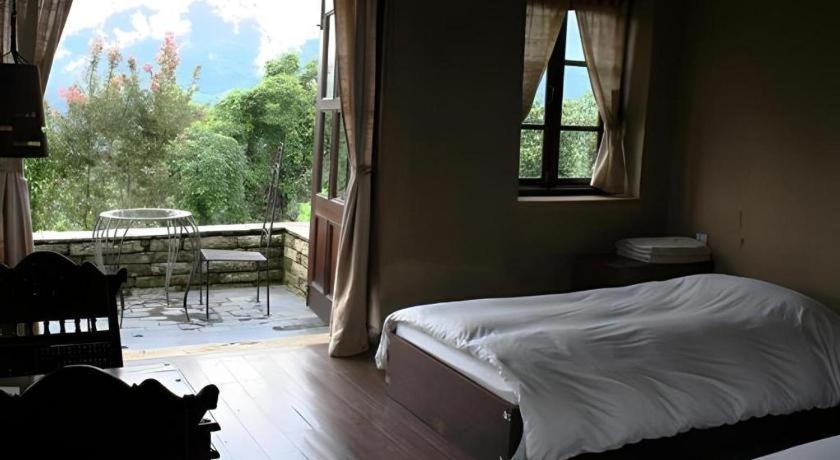 Hananoie - A Permaculture Resort Pokhara Exterior foto